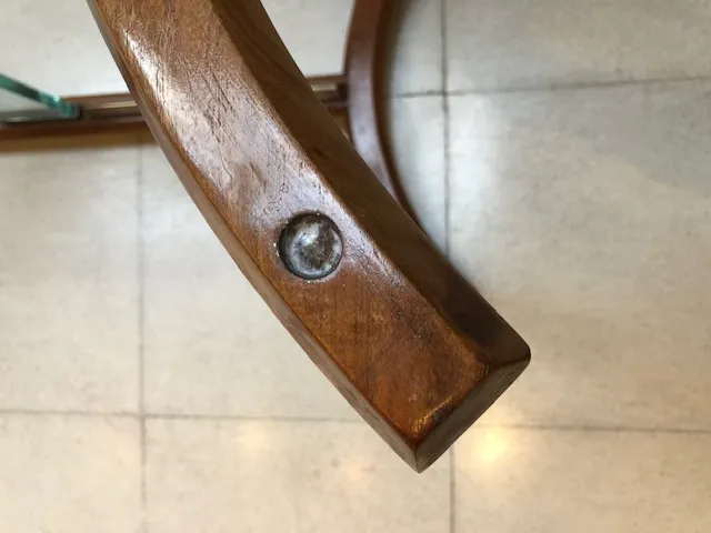 고전적인 fontana arte 테이블의 세부 사항, 우아한 디자인